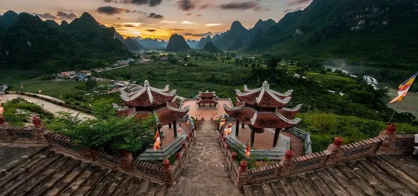 BAN GIOC WATERFALL 2 DAYS 1 NIGHT - OVERNIGHT IN HOTEL