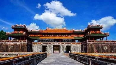 HAI VAN TUNNEL - HUE IMPERIAL CITY 1 DAY FROM DA NANG