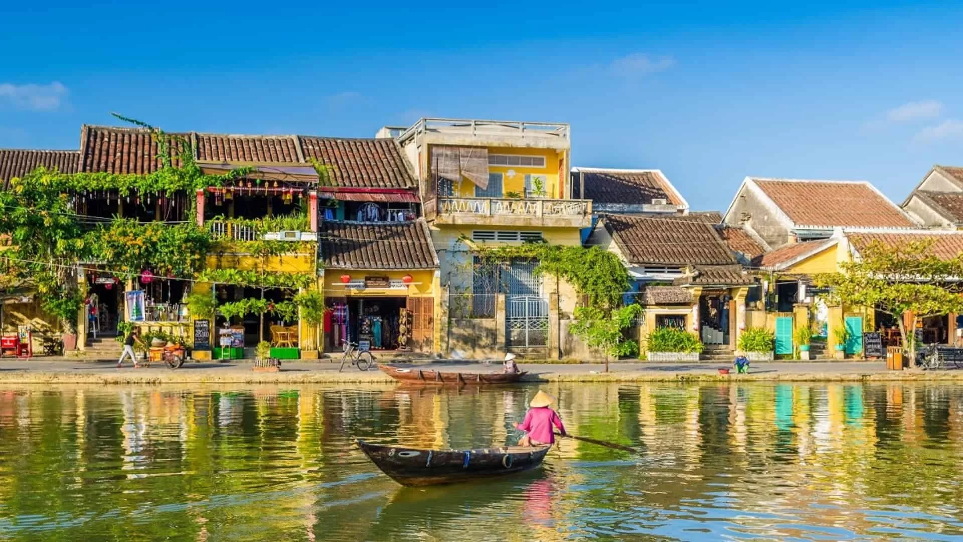 HOI AN ANCIENT TOWN - BOAT RIDE - RELEASE FLOWER LANTERN FROM DA NANG/HOI AN
