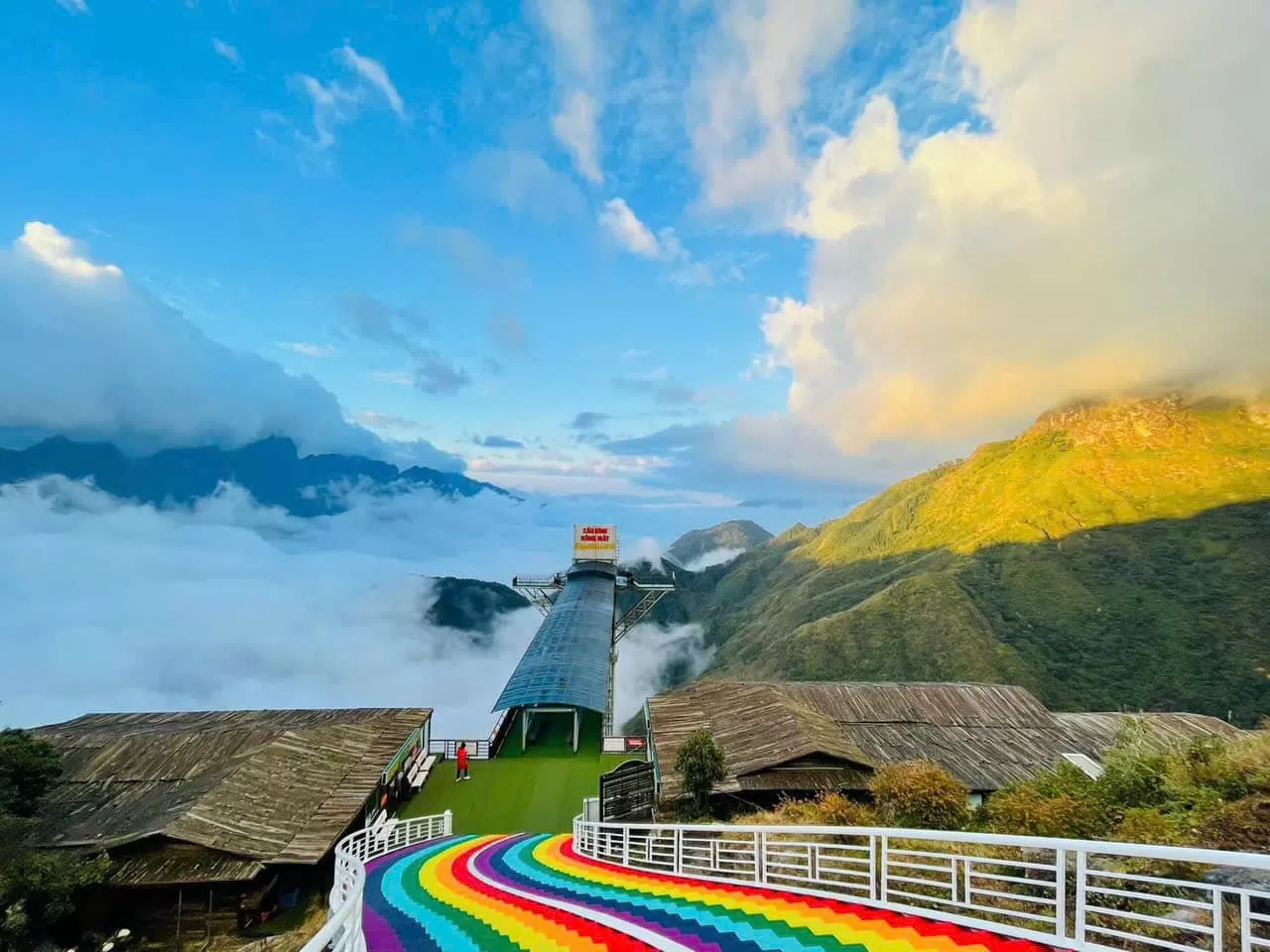GLASS BRIDGE HALF-DAY TOUR FROM SAPA