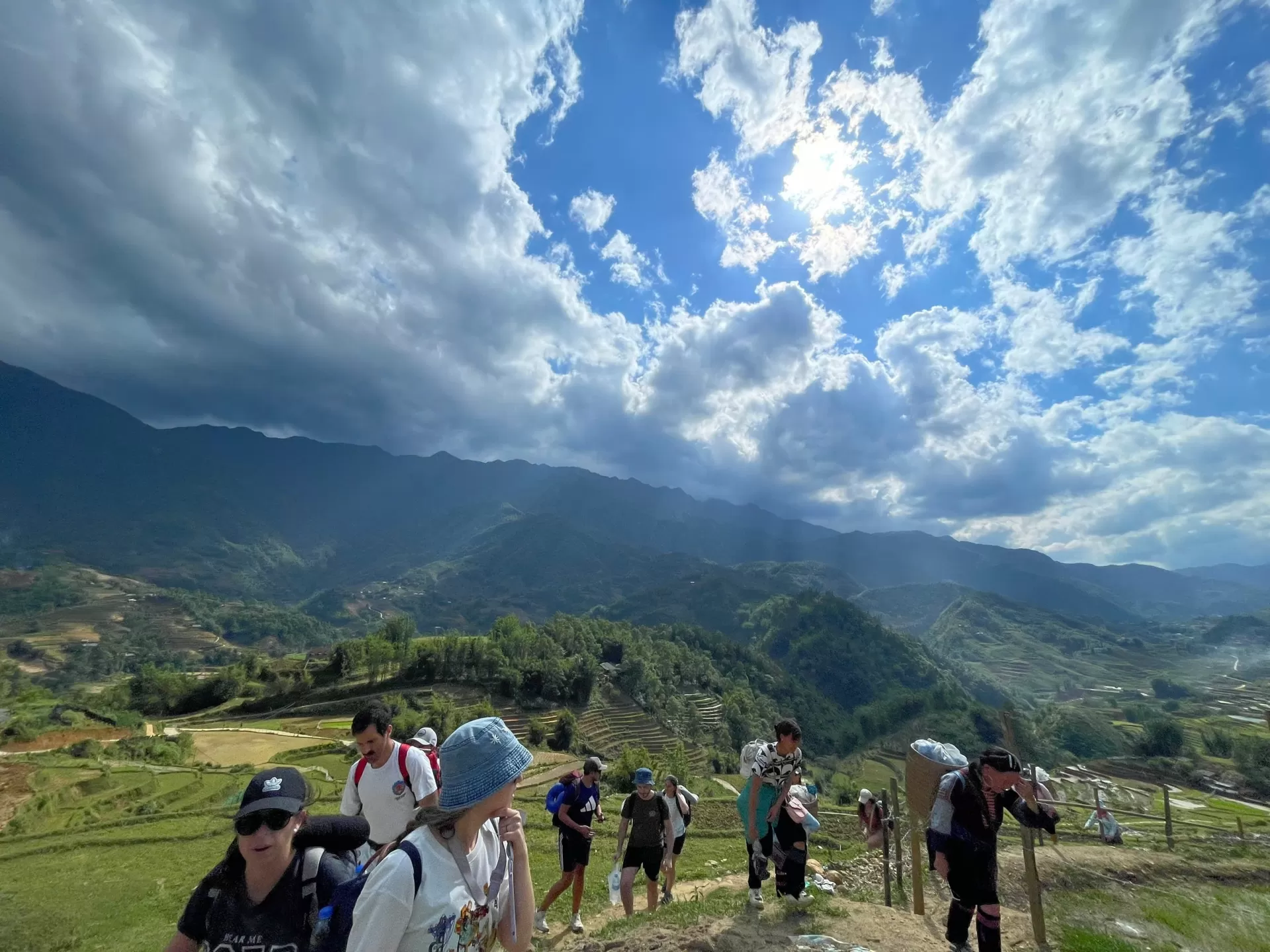 SAPA 2 DAYS 1 NIGHT - OVERNIGHT IN HOTEL