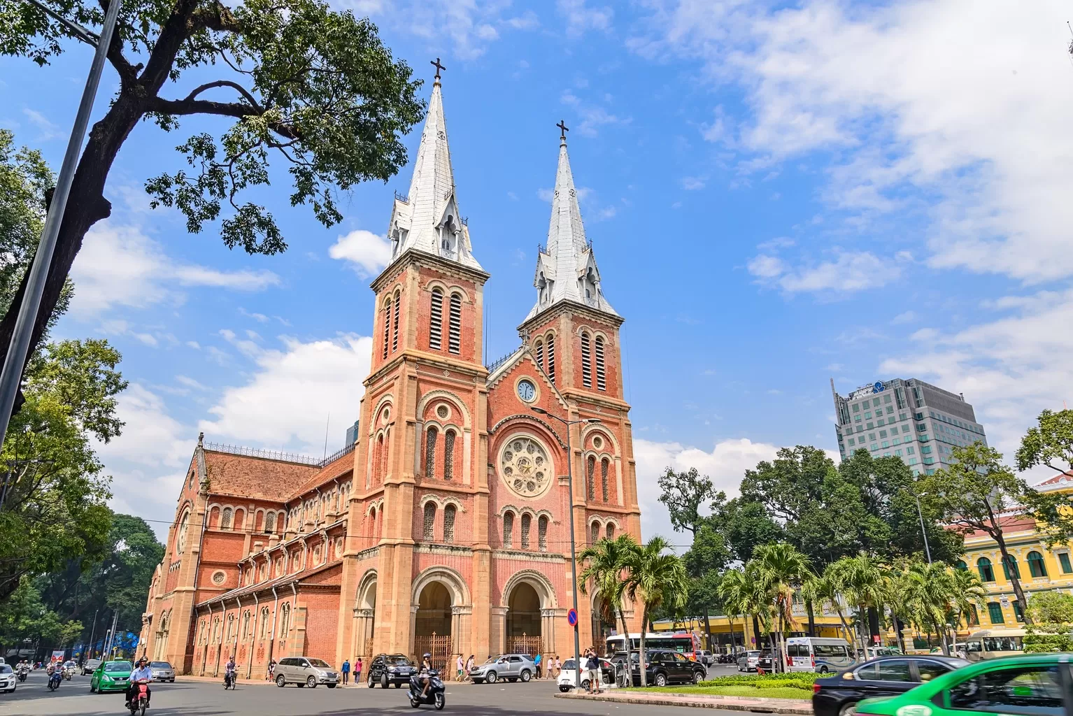 CU CHI TUNNELS AND CITY TOUR WITH BUGGY BUS