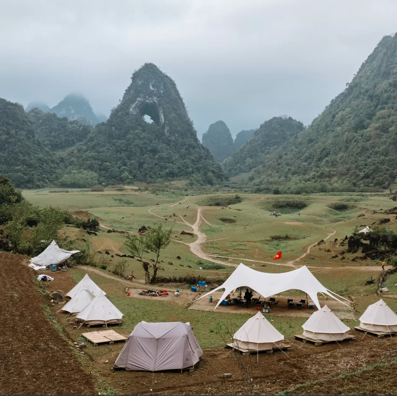 BAN GIOC WATERFALL 3 DAYS 2 NIGHTS - OVERNIGHT IN HOTEL & CAMPING