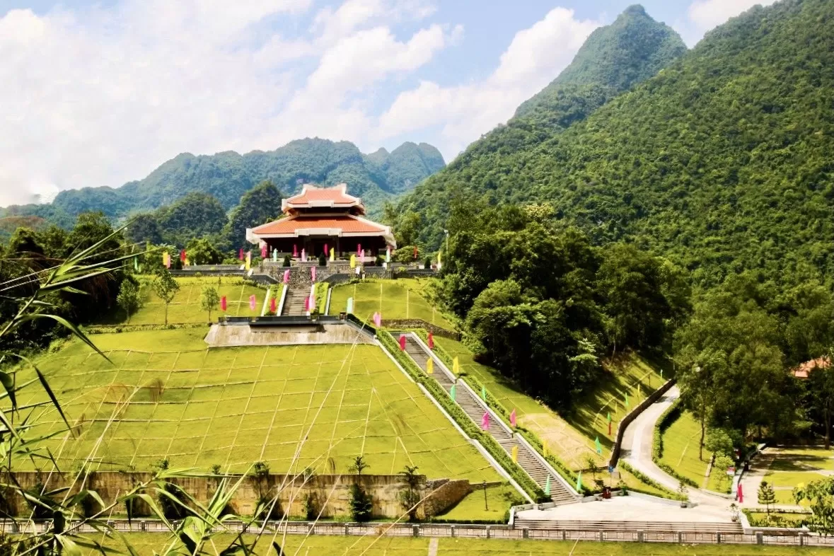 CAO BANG - BAN GIOC WATERFALL 3 DAYS 4 NIGHTS TRIP - HOMESTAY OVERNIGHT