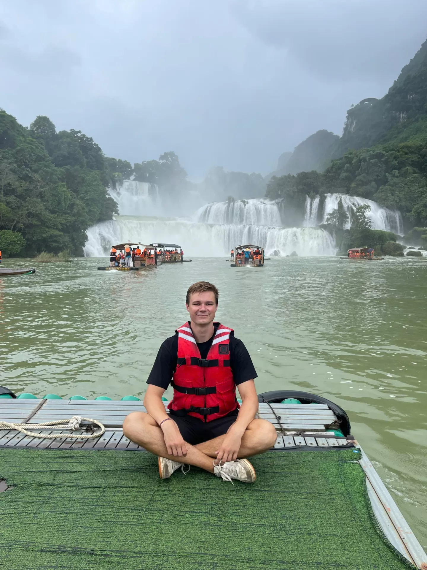 BAN GIOC WATERFALL 2 DAYS 1 NIGHT - OVERNIGHT IN HOTEL