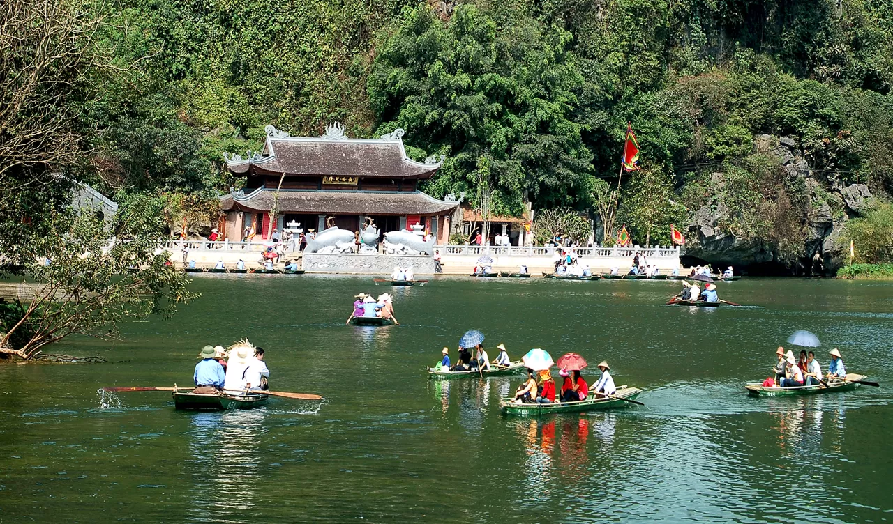 HUONG PAGODA 1 DAY TOUR