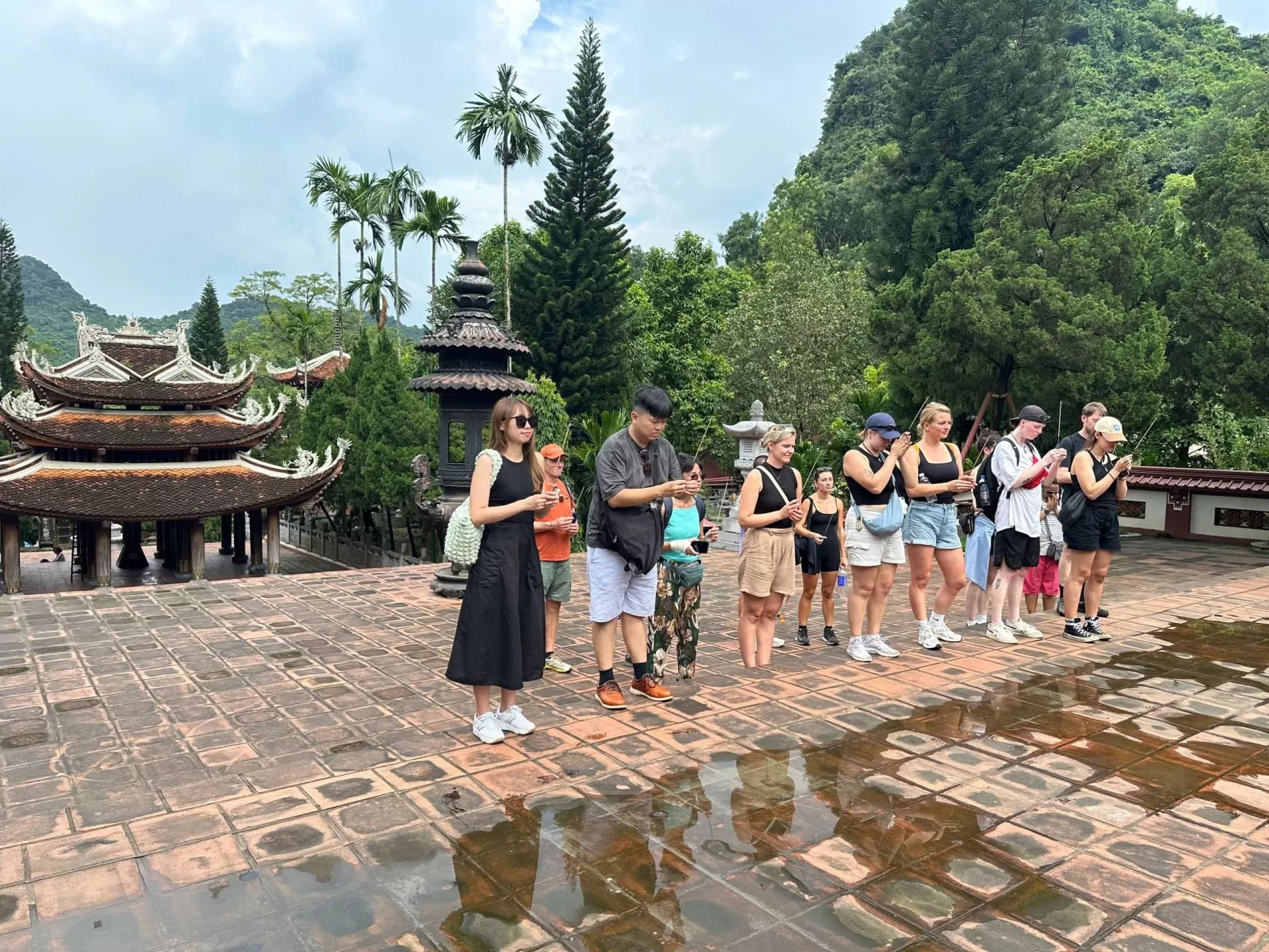 HUONG PAGODA 1 DAY TOUR