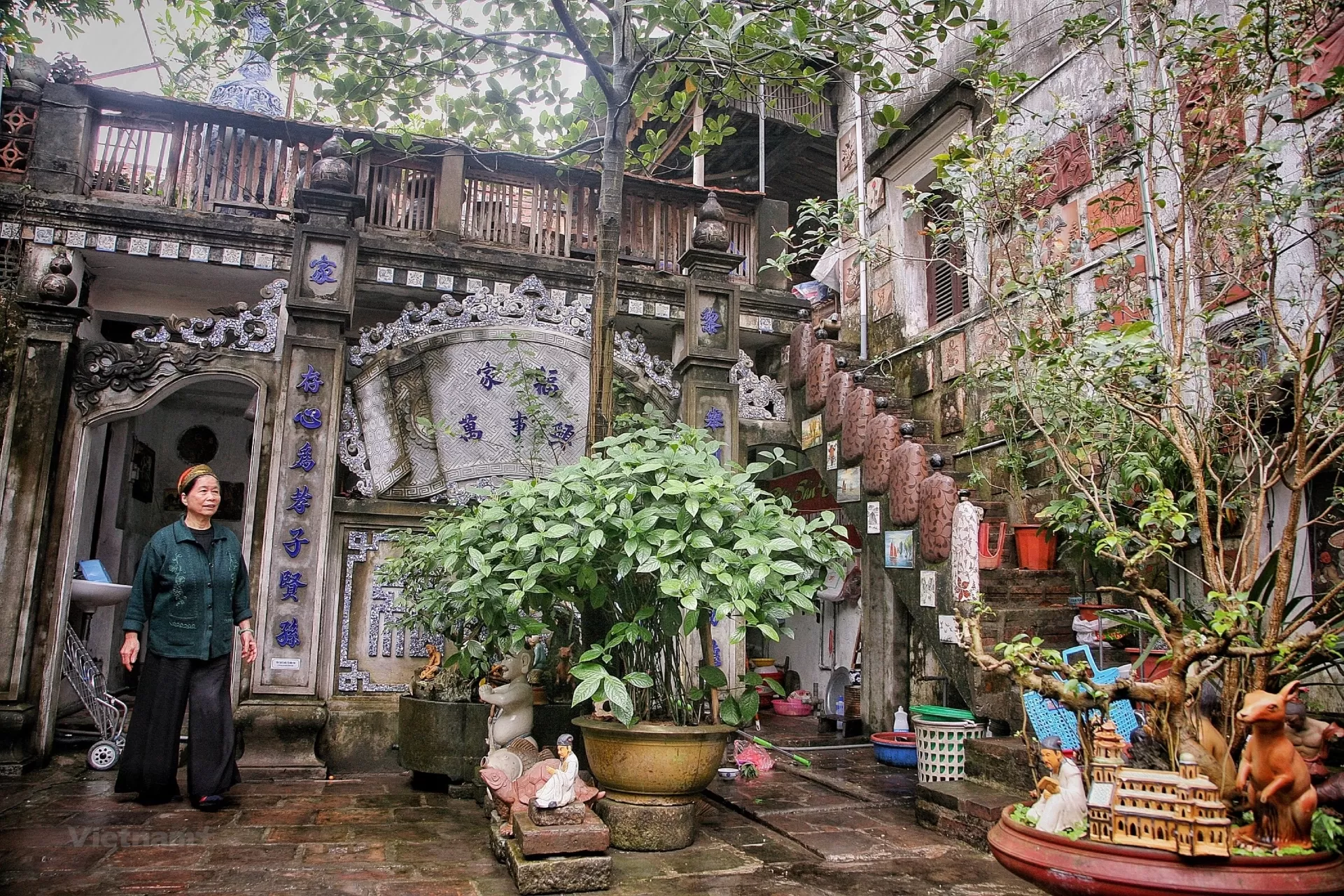 HANOI JEEP BAT TRANG POTTERY VILLAGE TOUR
