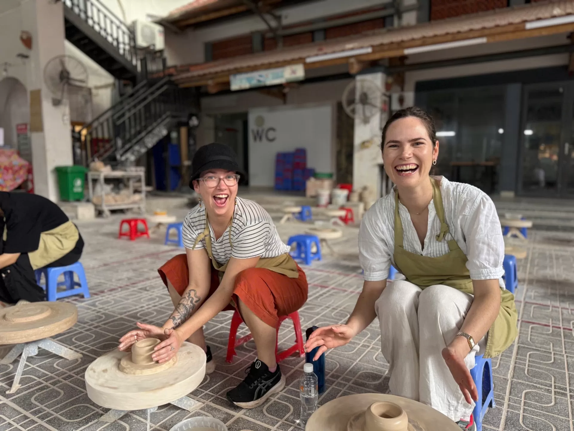 HANOI JEEP BAT TRANG POTTERY VILLAGE TOUR