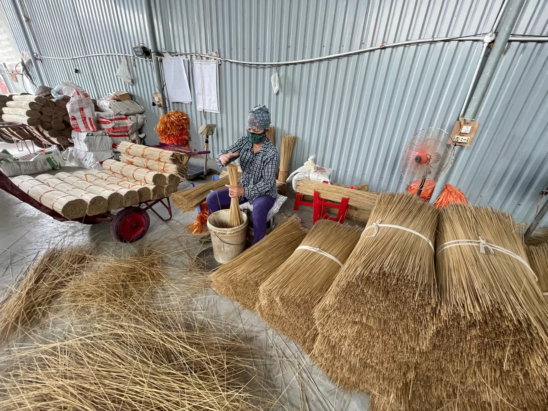 HANOI HALF-DAY TOUR CONICAL HAT AND INCENSE CRAFT VILLAGE