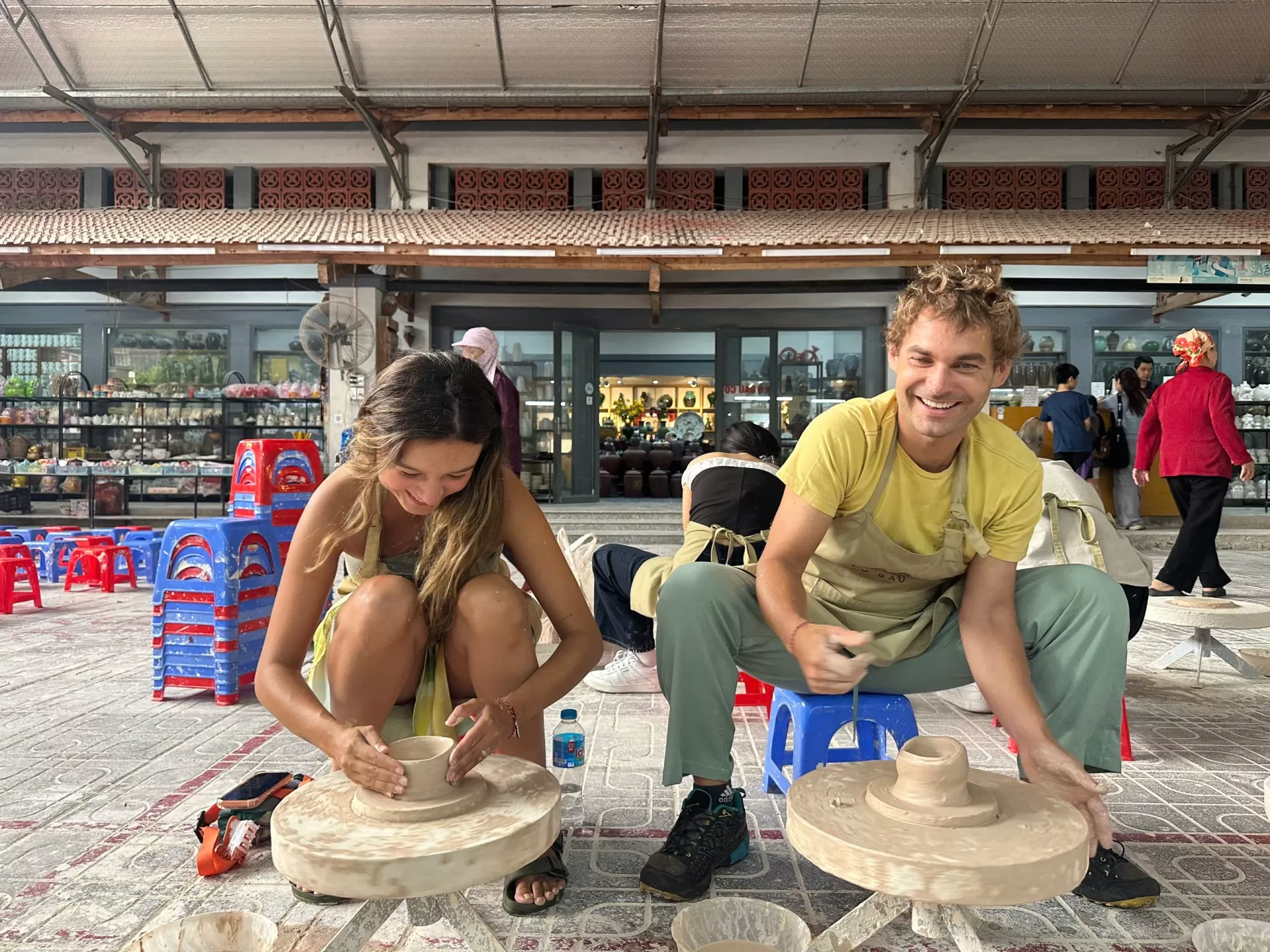 HANOI JEEP BAT TRANG POTTERY VILLAGE TOUR