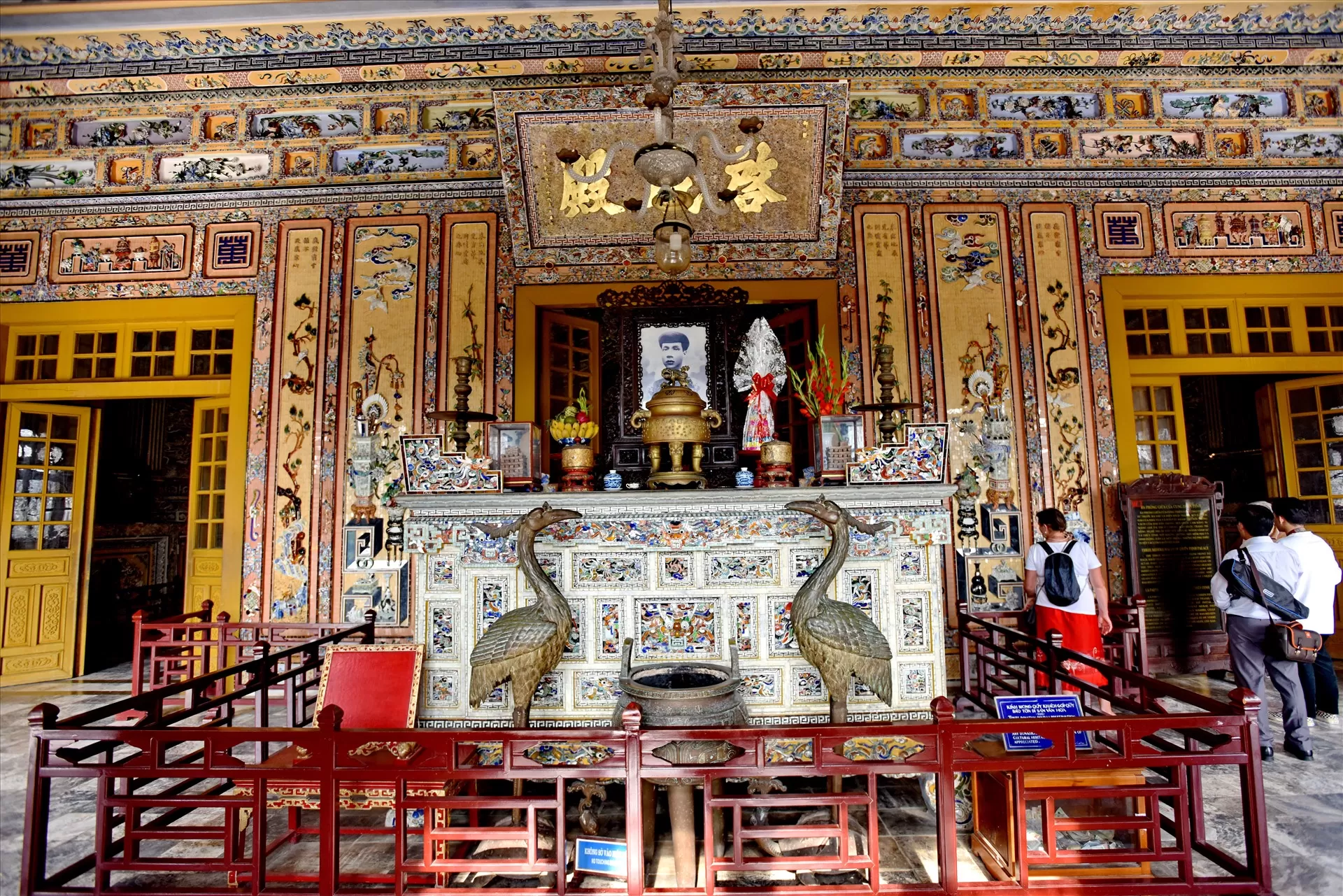 HAI VAN TUNNEL - HUE IMPERIAL CITY 1 DAY FROM DA NANG