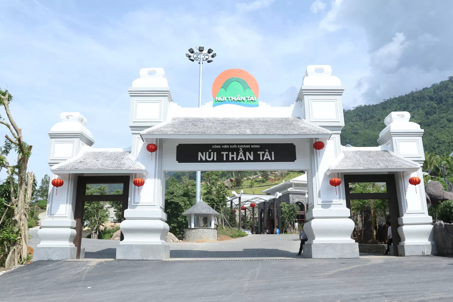THAN TAI MOUNTAIN HOT SPRINGS PARK