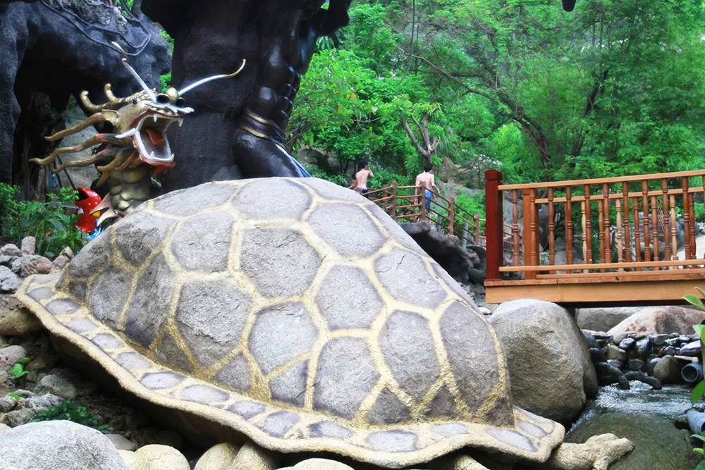 THAN TAI MOUNTAIN HOT SPRINGS PARK