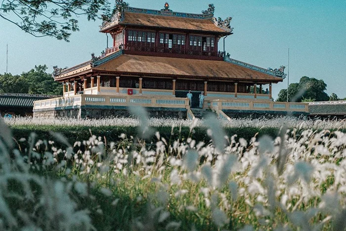 HAI VAN TUNNEL - HUE IMPERIAL CITY 1 DAY FROM DA NANG