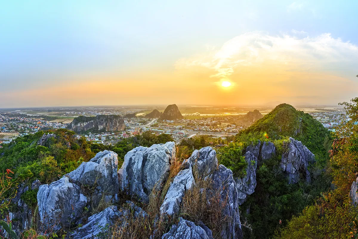 MARBLE MOUNTAINS - HOI AN ANCIENT TOWN