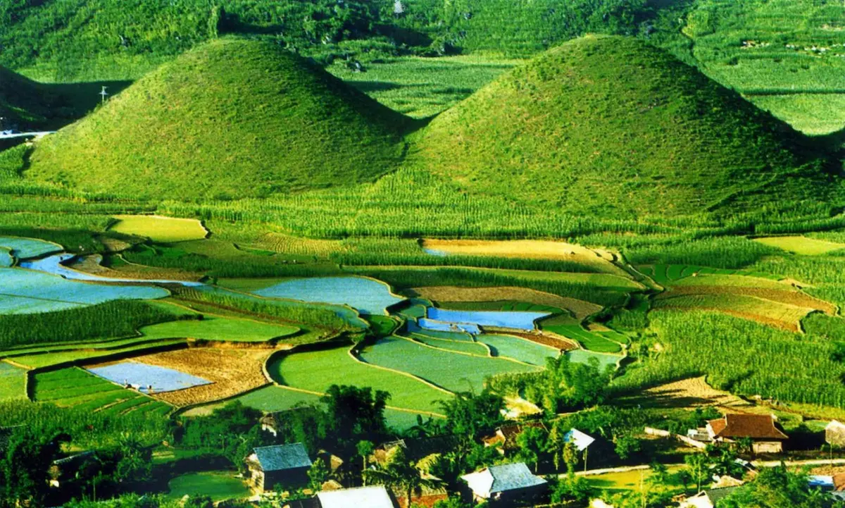 HA GIANG 2 DAYS 3 NIGHTS TRIP BY MOTORBIKE