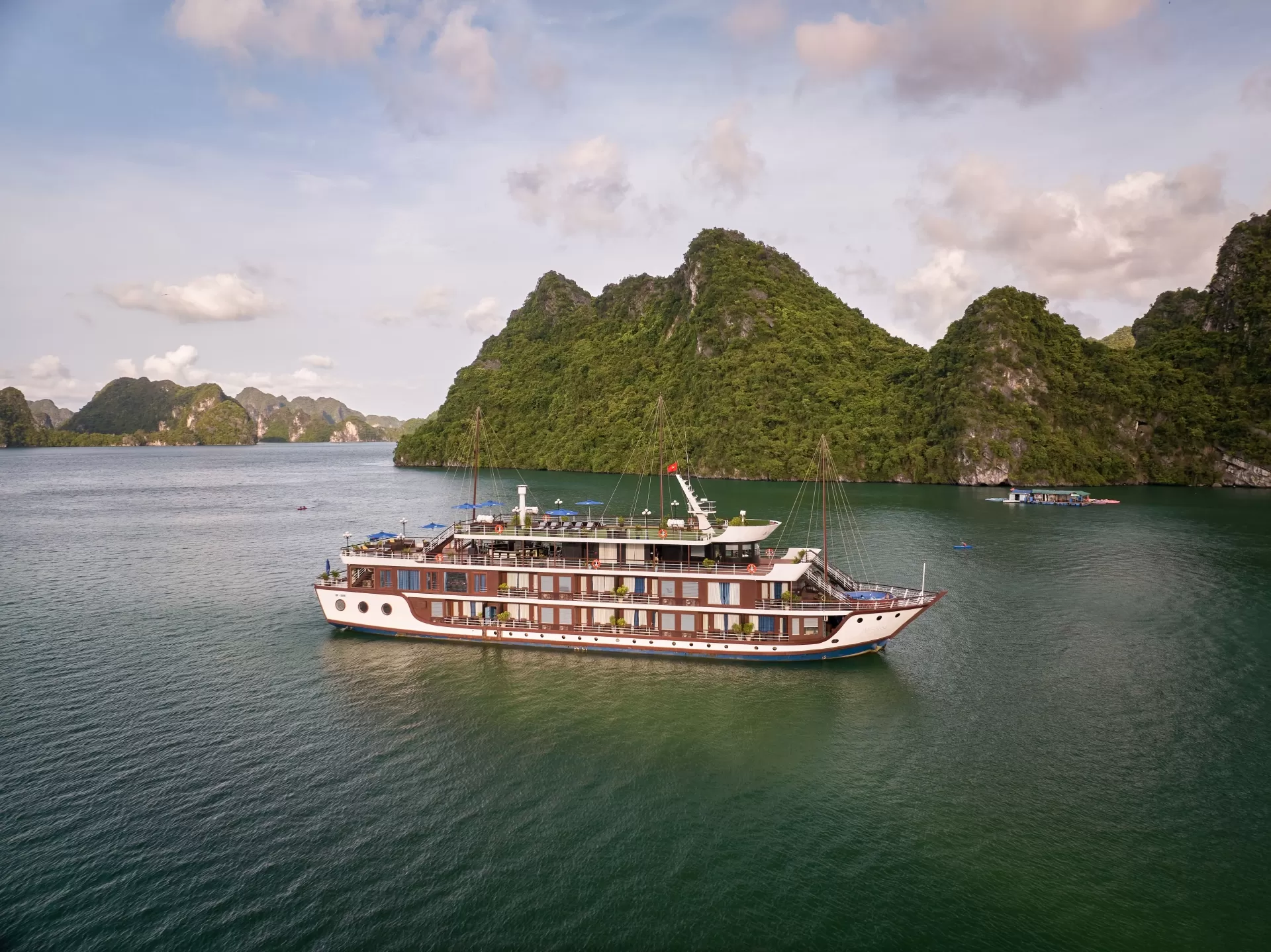 5* CRUISE HA LONG - LAN HA BAY 3 DAYS 2 NIGHTS TRIP