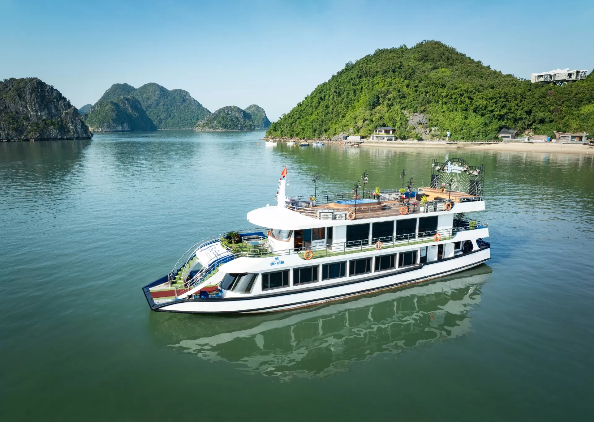 HA LONG BAY 1 DAY TOUR - 5* CRUISE WITH BUFFET LUNCH