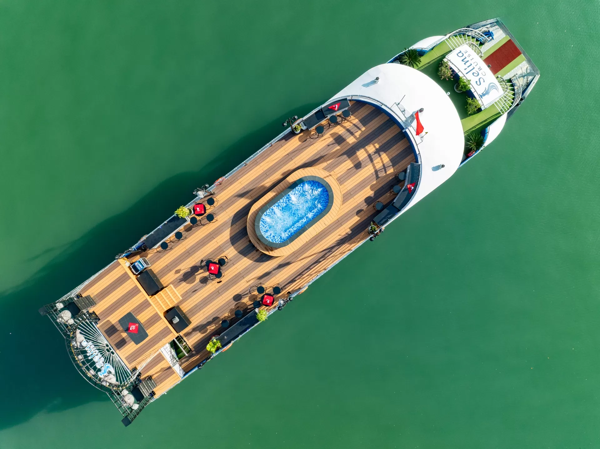 HA LONG BAY 1 DAY TOUR - 5* CRUISE WITH BUFFET LUNCH
