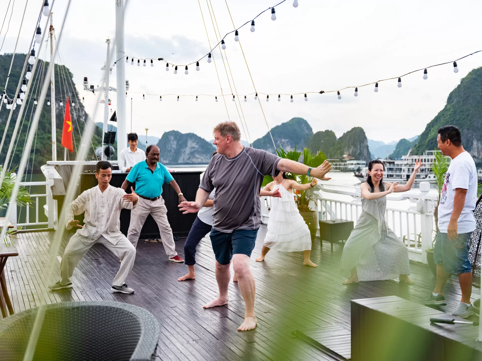 4* CRUISE HA LONG BAY 2 DAYS 1 NIGHT TRIP