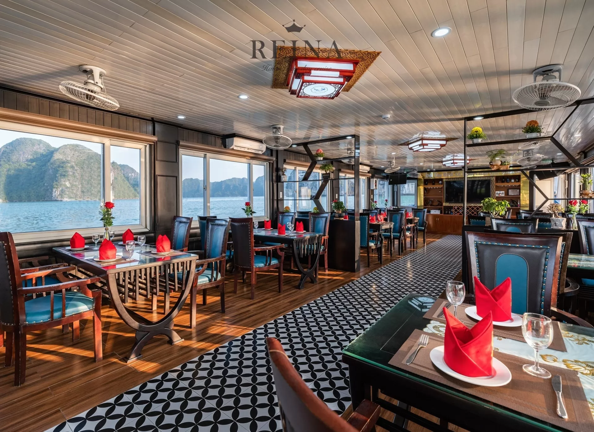 HA LONG BAY 1 DAY TOUR - 3* CRUISE WITH SET MENU LUNCH