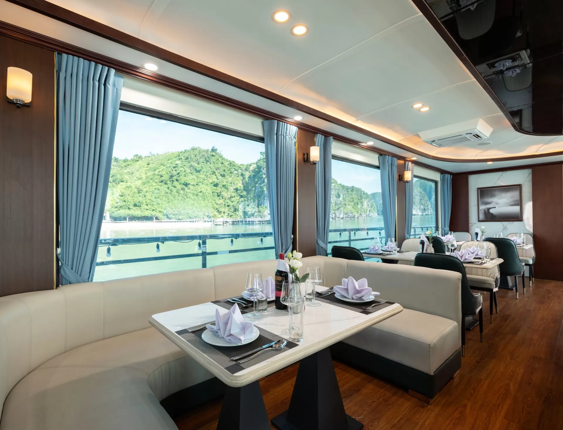 HA LONG BAY 1 DAY TOUR - 5* CRUISE WITH BUFFET LUNCH