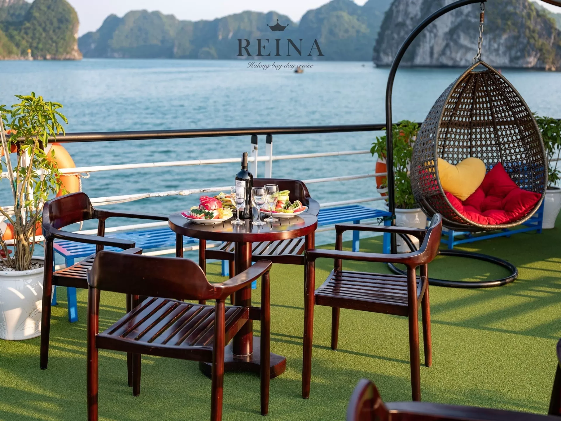 HA LONG BAY 1 DAY TOUR - 3* CRUISE WITH SET MENU LUNCH