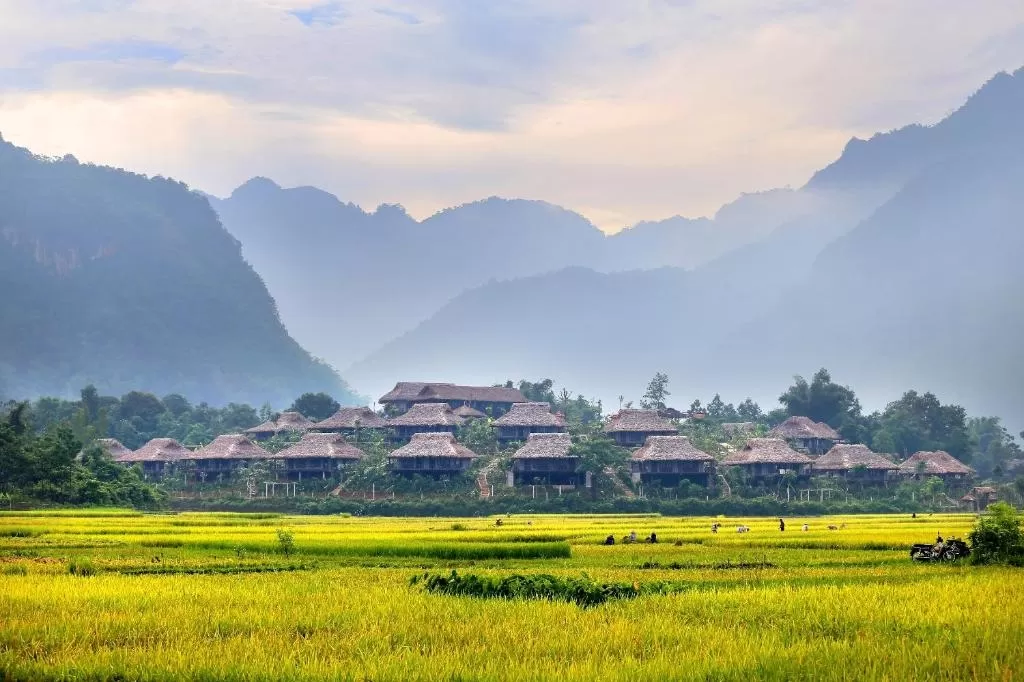 MAI CHAU VALLEY  1 DAY TOUR FROM HANOI