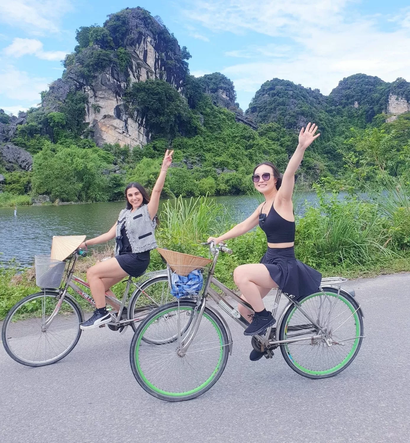 HOA LU - TAM COC - MUA CAVE - BICH DONG - 1 DAY TRIP