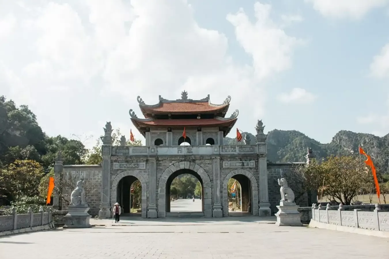 HOA LU - TAM COC - MUA CAVE - BICH DONG - 1 DAY TRIP