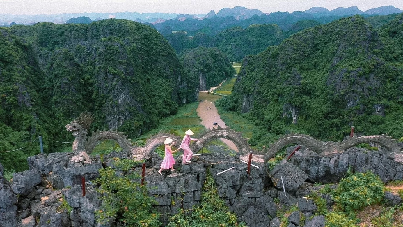 HOA LU - TAM COC - MUA CAVE - BICH DONG - 1 DAY TRIP