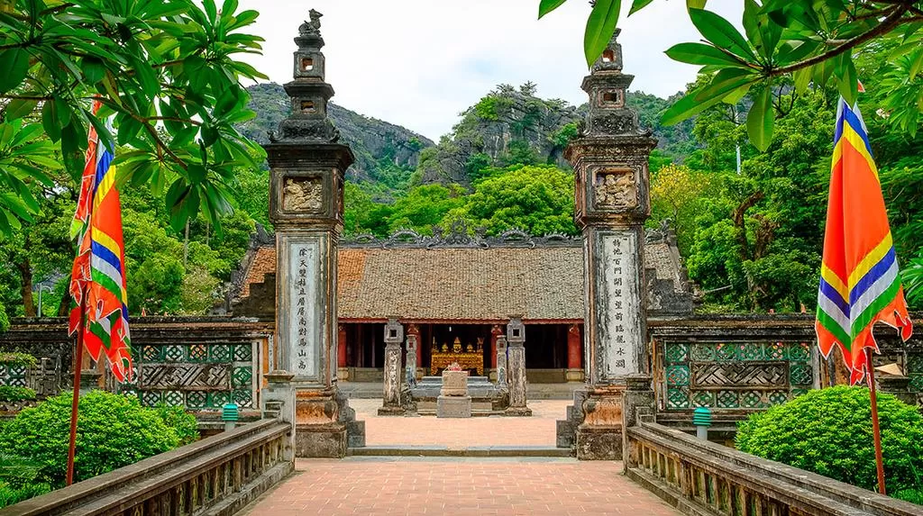HOA LU - TAM COC - MUA CAVE - BICH DONG - 1 DAY TRIP
