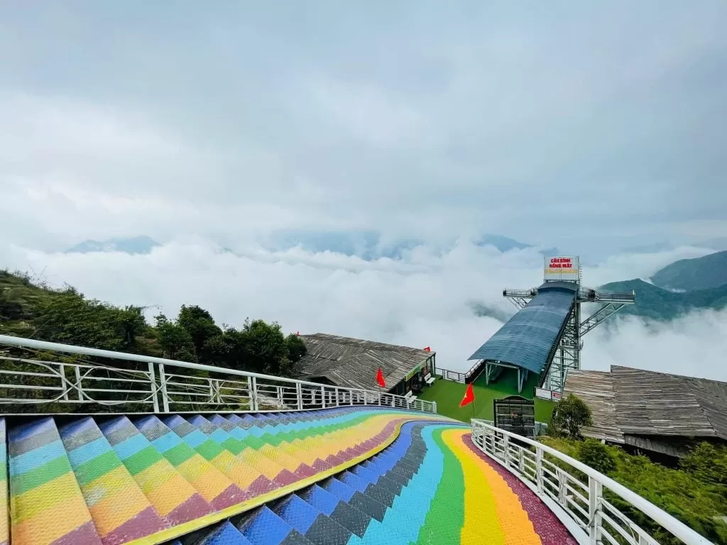 GLASS BRIDGE HALF-DAY TOUR FROM SAPA