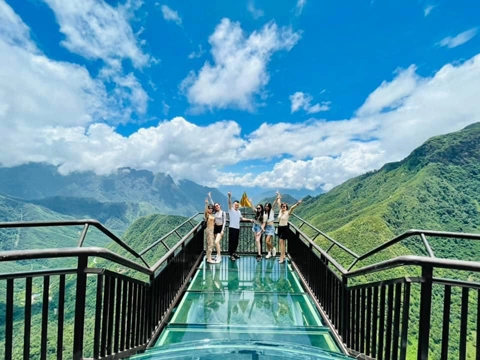 GLASS BRIDGE HALF-DAY TOUR FROM SAPA