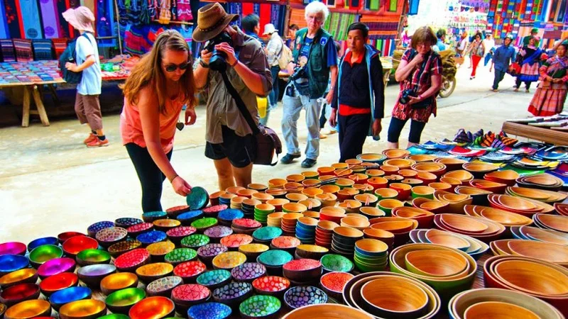 BAC HA MARKET 1 DAY TOUR FROM SAPA