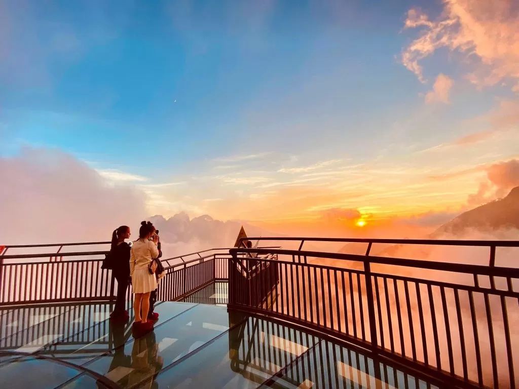 GLASS BRIDGE HALF-DAY TOUR FROM SAPA