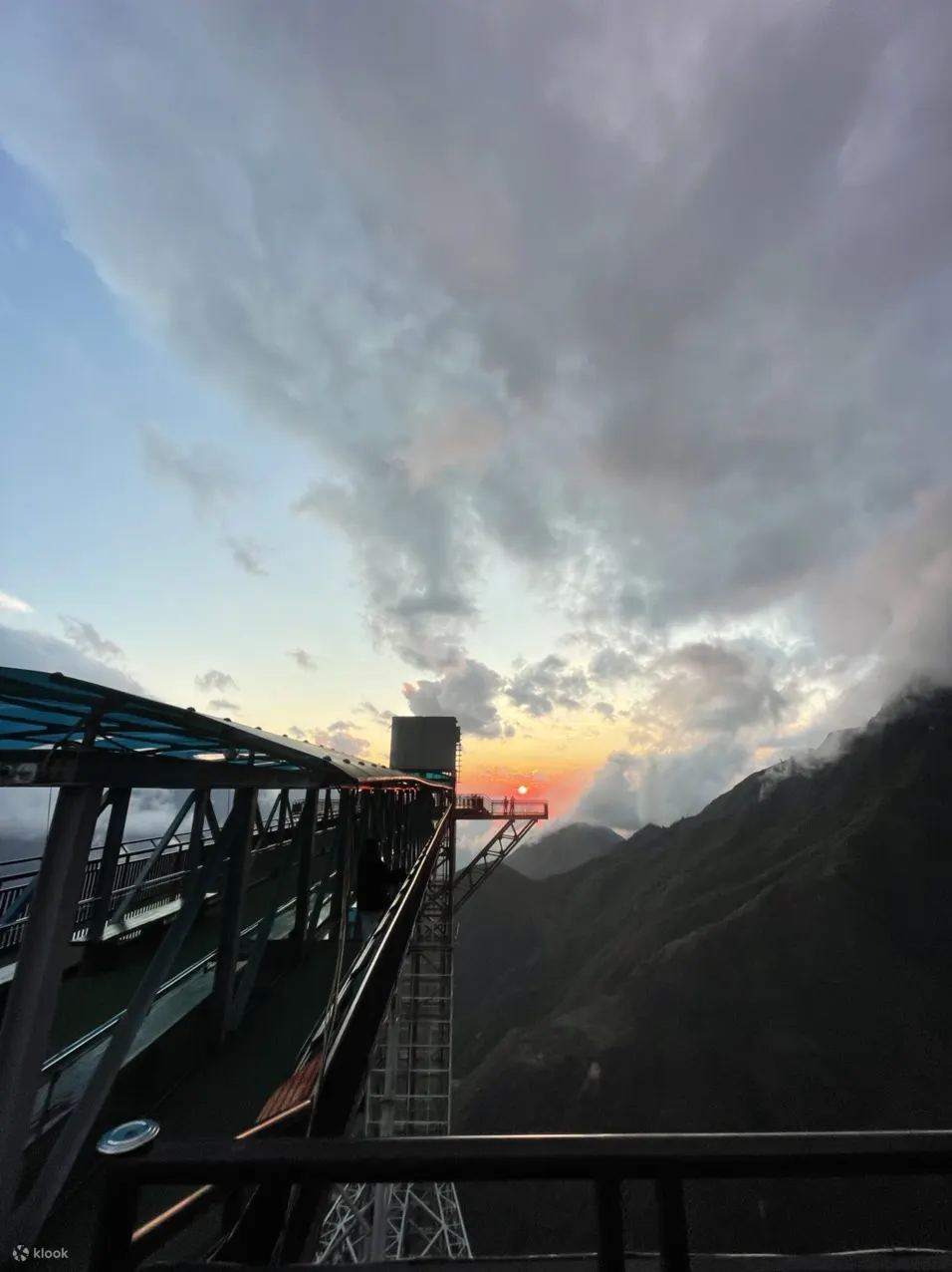 GLASS BRIDGE HALF-DAY TOUR FROM SAPA