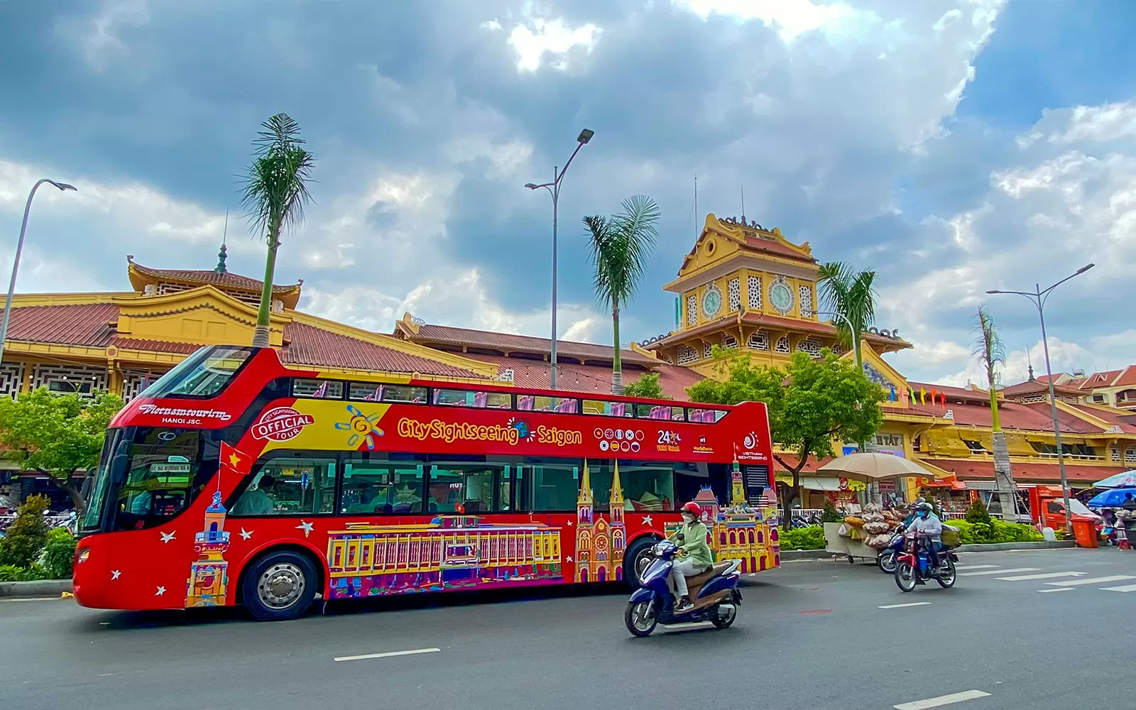 CU CHI TUNNELS AND CITY TOUR WITH SIGHTSEEING BUS