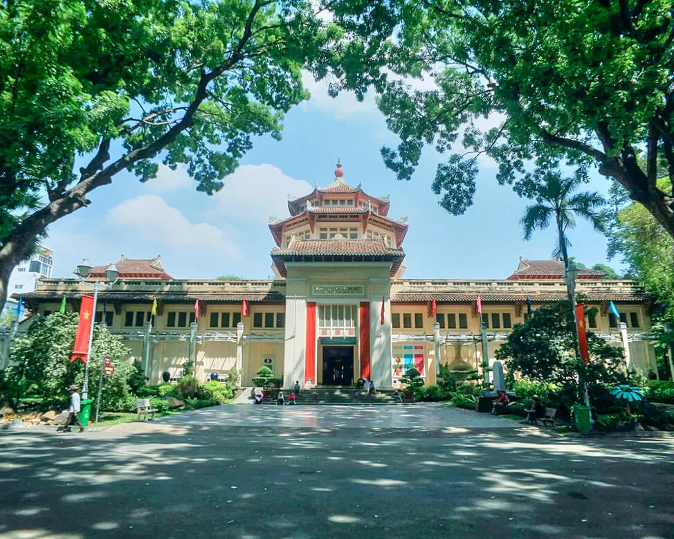 CU CHI TUNNELS AND CITY TOUR WITH BUGGY BUS