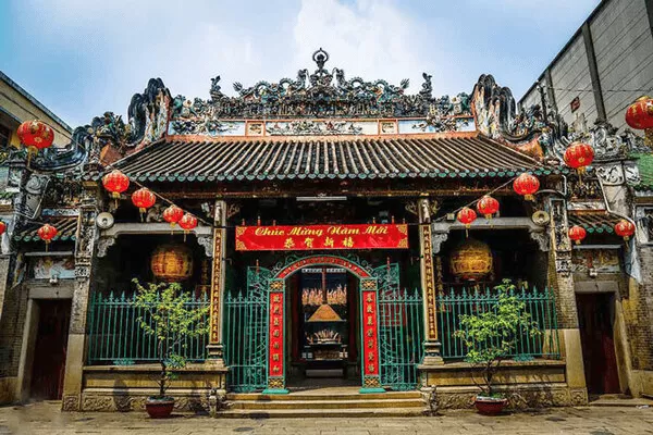 HO CHI MINH CITY FULL-DAY TOUR WITH WATER BUS