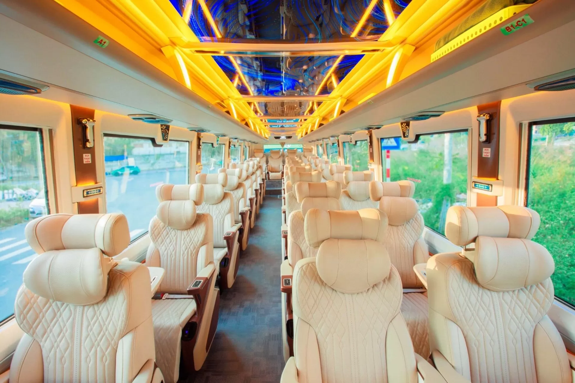 XE LIMOUSINE HÀ NỘI TỪ/ĐẾN SAPA 1 CHIỀU