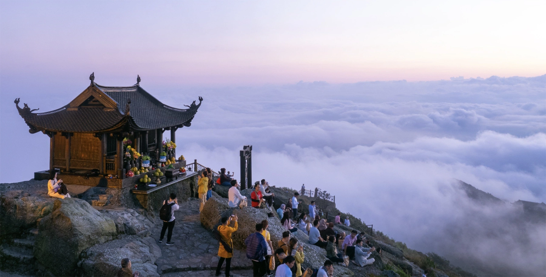 PRIVATE TOUR YEN TU MOUNTAIN FULL-DAY